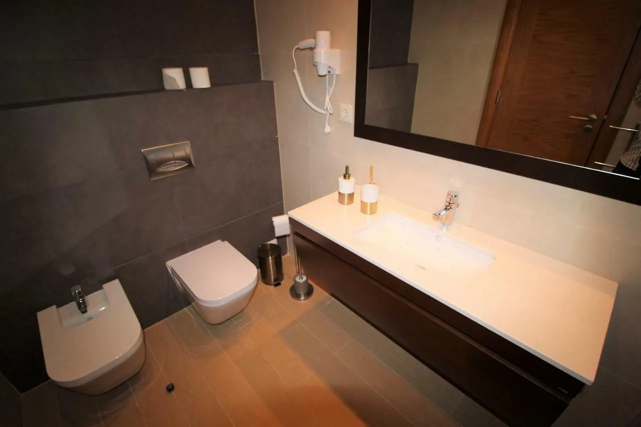 T2 Rocha Prime Seafront Apartment Portimao