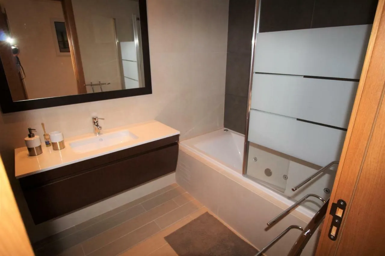 T2 Rocha Prime Seafront Apartment Portimao